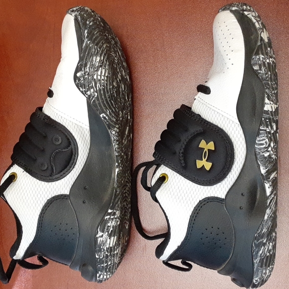 🎒 2/$30 👟 Under Armour Zone BB Youth Basketball Shoes Sz 3Y - Picture 6 of 11